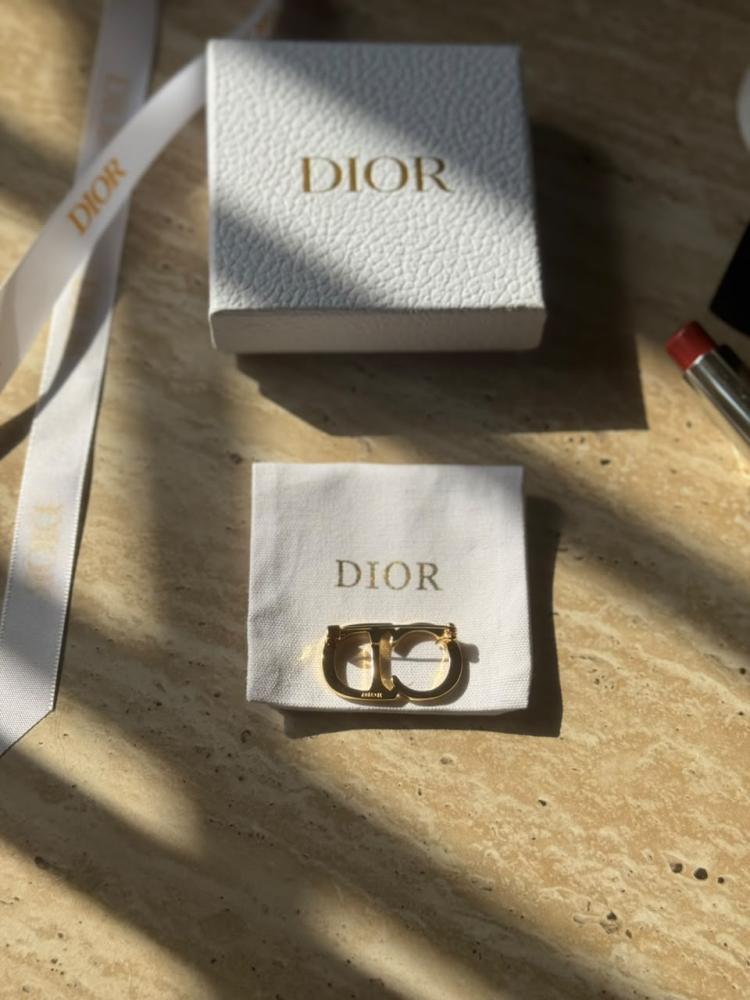 DIOR بروش
