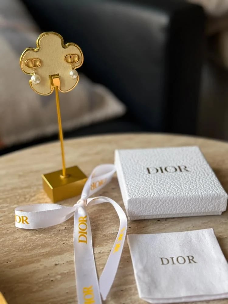 DIOR