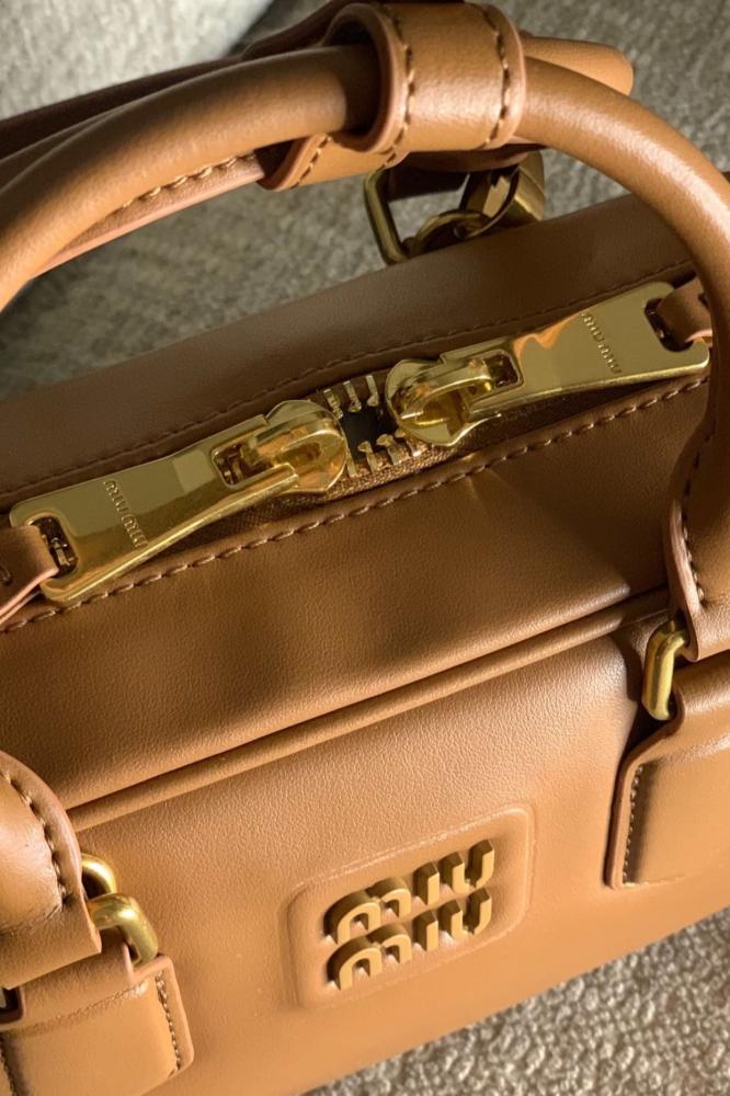 MIU MIU ميو ميو