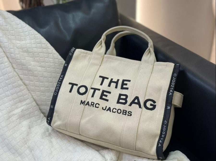 MARC JACOBS