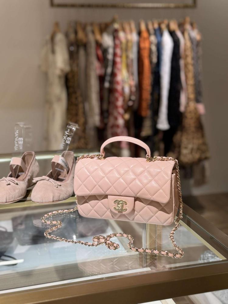 CHANEL