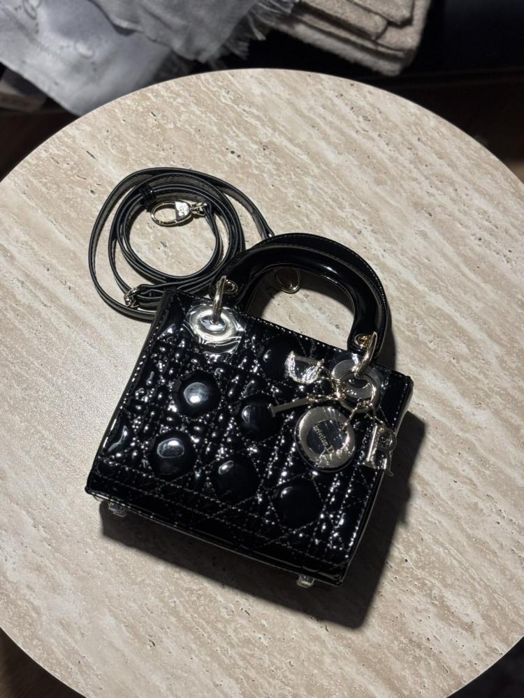 DIOR