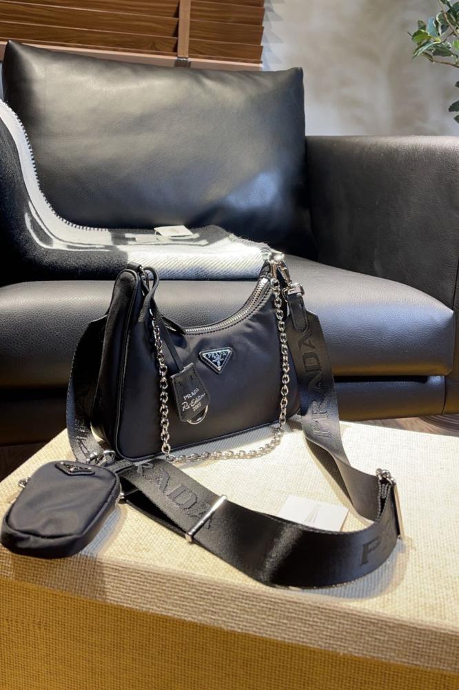 PRADA حقيبة برادا