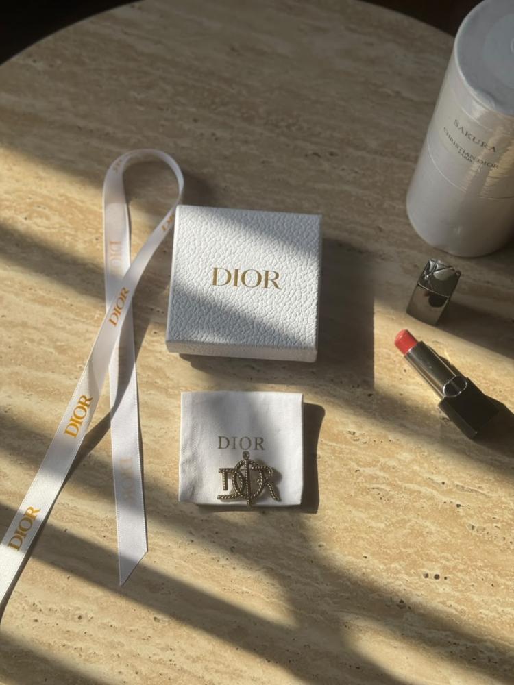 DIOR بروش