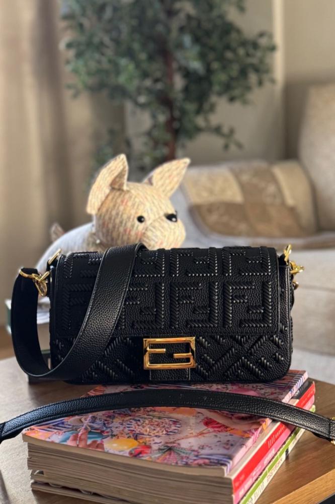 FENDI  فيندي
