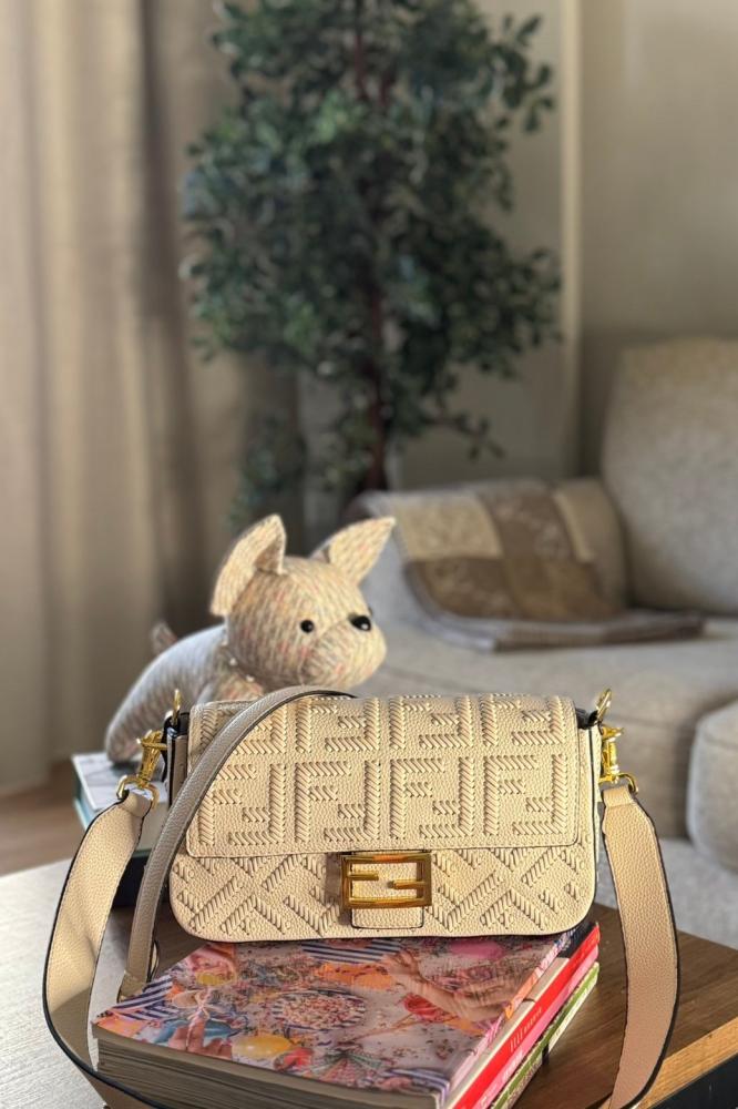 FENDI  فيندي