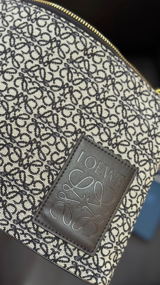 LOEWE لويڤي