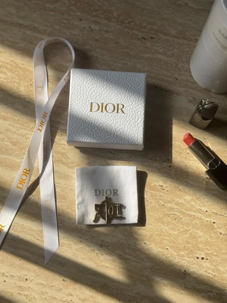 DIOR بروش