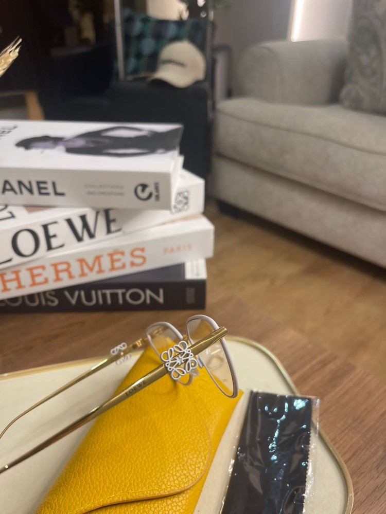 LOEWE لويڤي