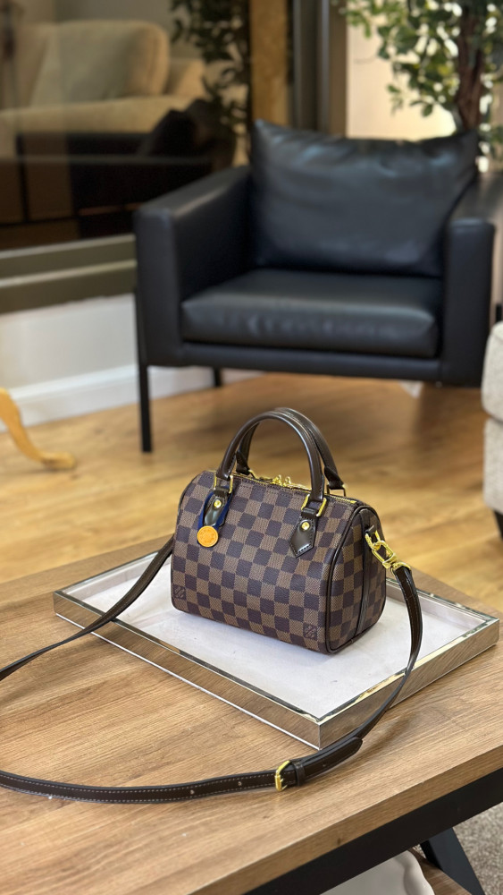 LOUIS VUITTON 20 cm