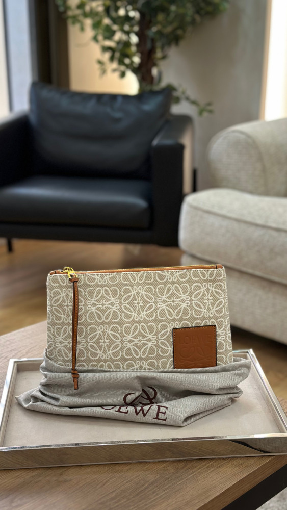 LOEWE لويڤي