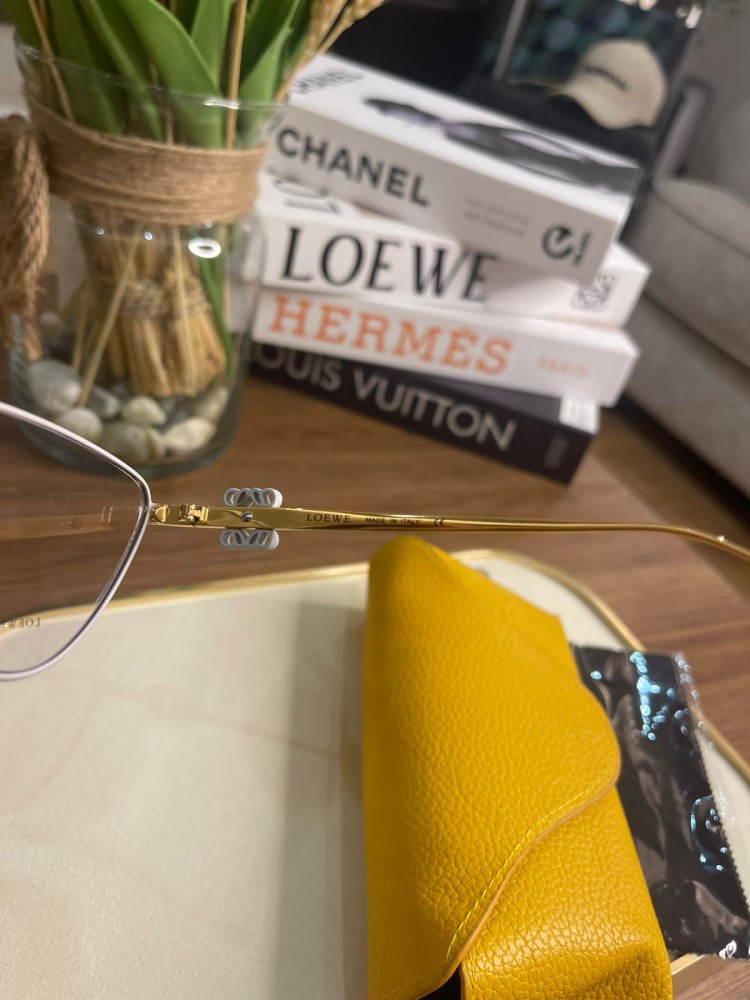 LOEWE لويڤي