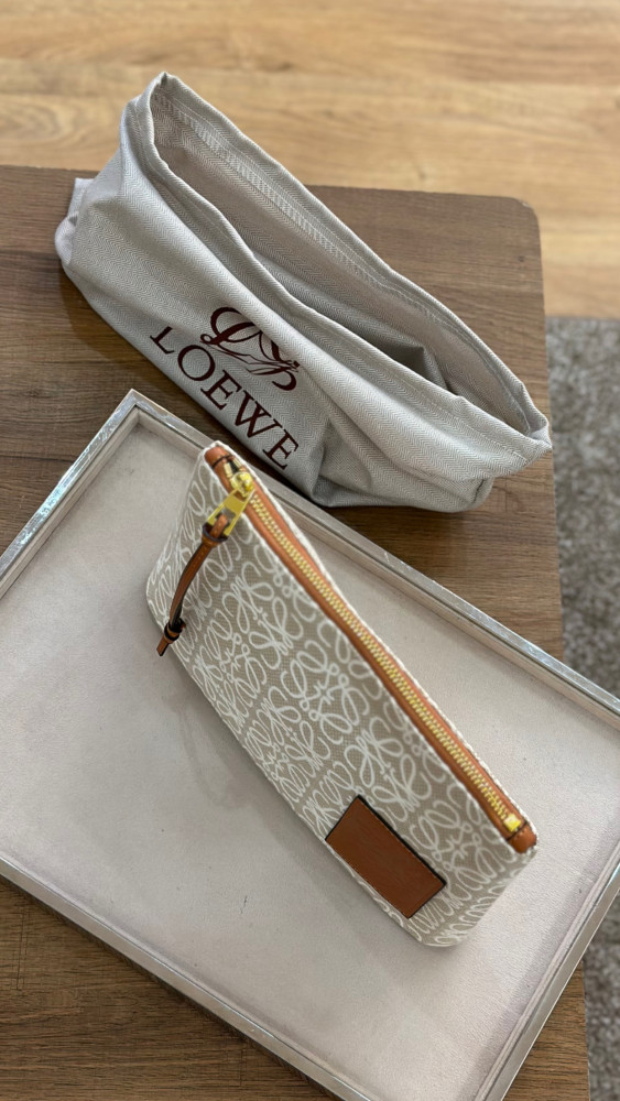 LOEWE لويڤي