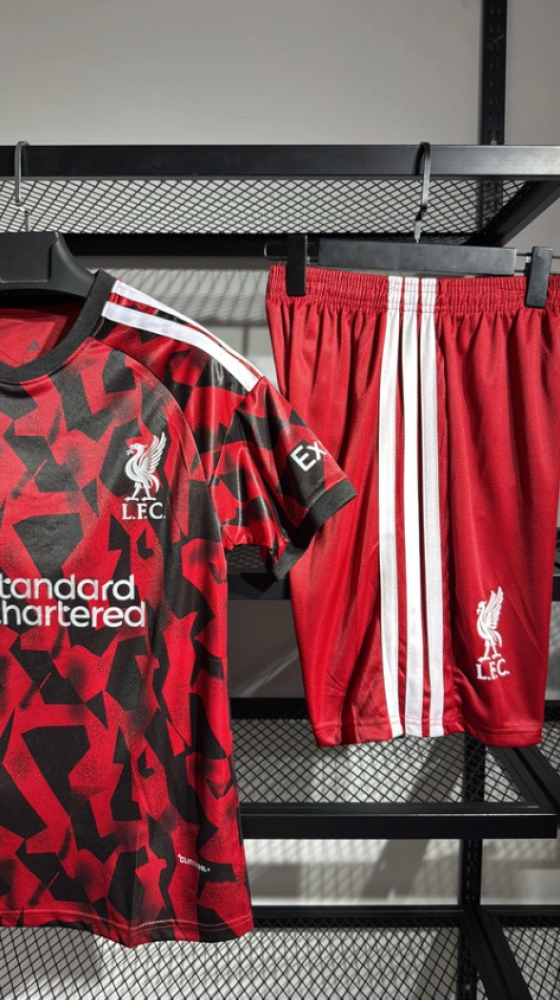 طقم ليفربول
