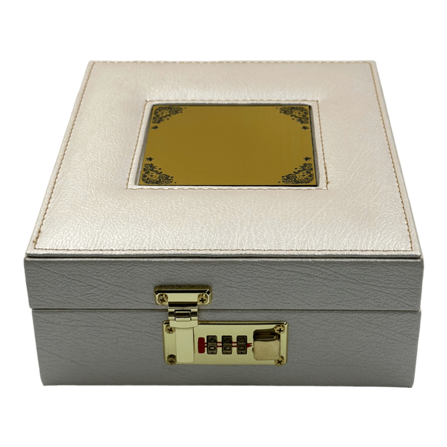 RIVALO - Luxury box for iPhone made of leather suitable for gifts with a piece for writing on it - Pearl white