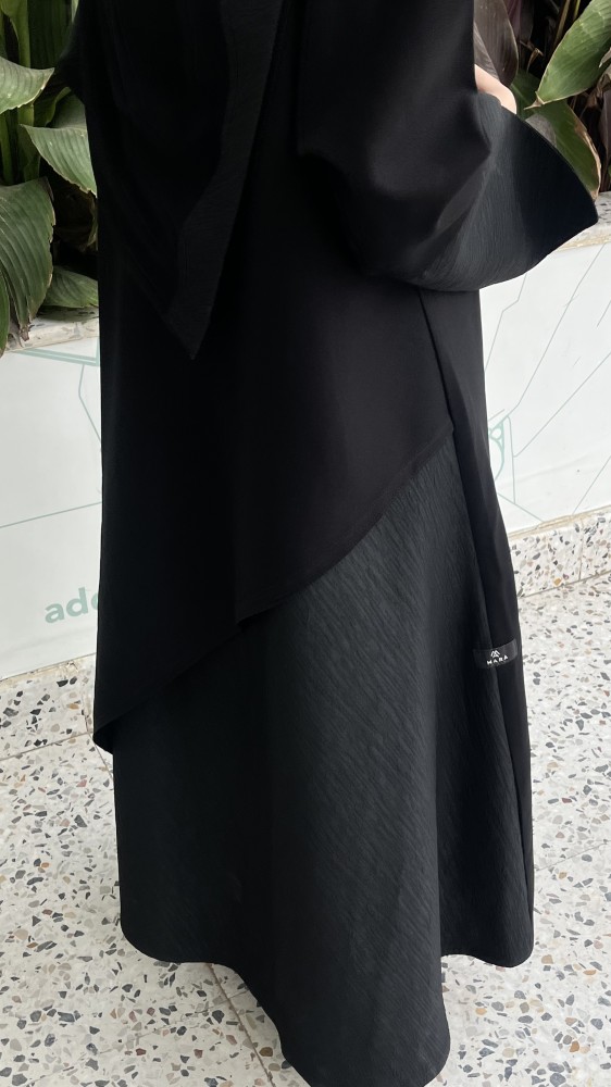 عبايه(31) كريب واقف+ كريب لامع نص كلوش