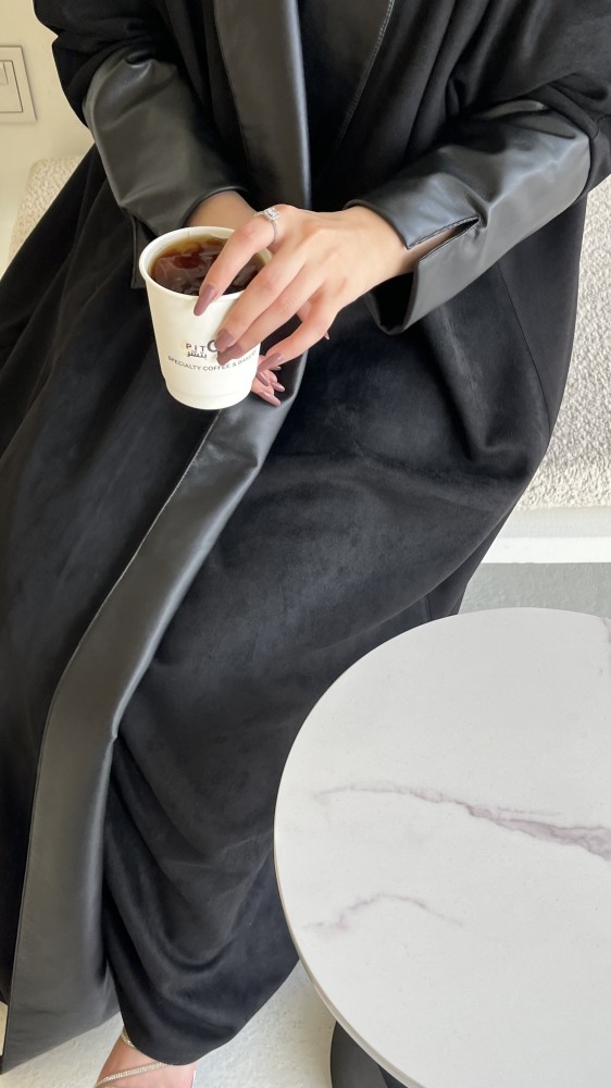 عبايه(17) شامواه+ كريب واقف+ جلد ربع بشت