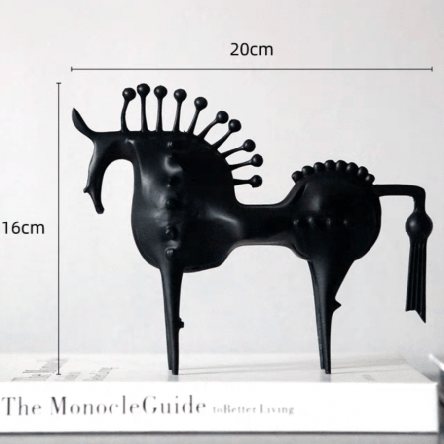 تحفة عصرية الخيل الاسود