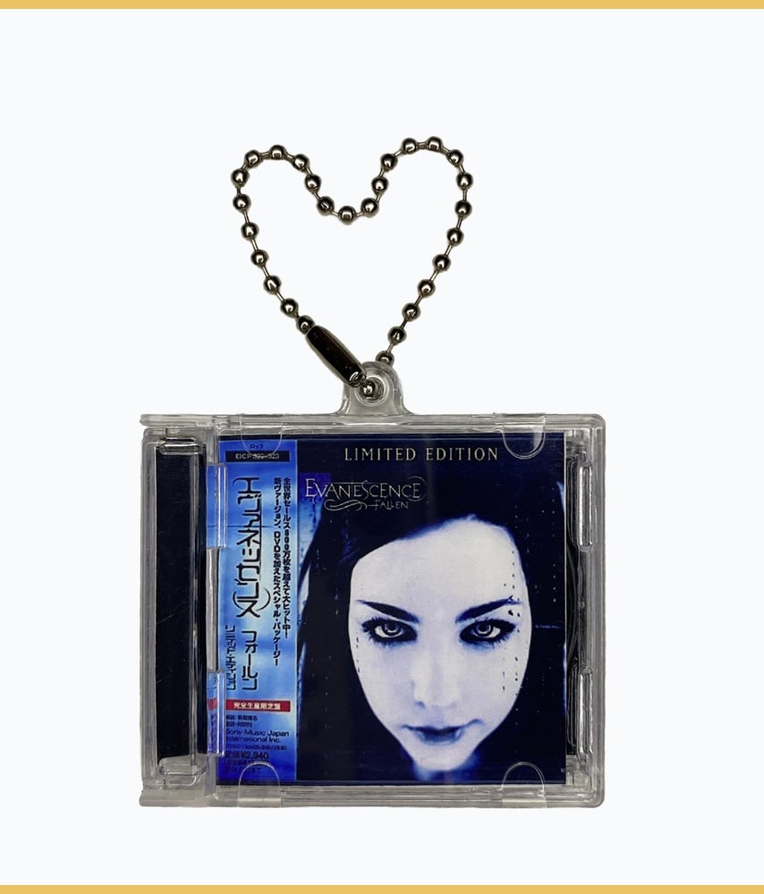 ميدالية Evanescence مع رابط
