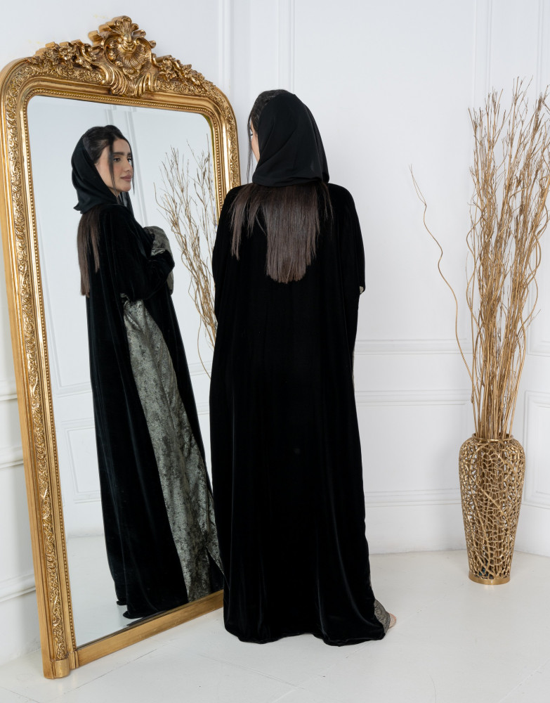 عباية مخمل