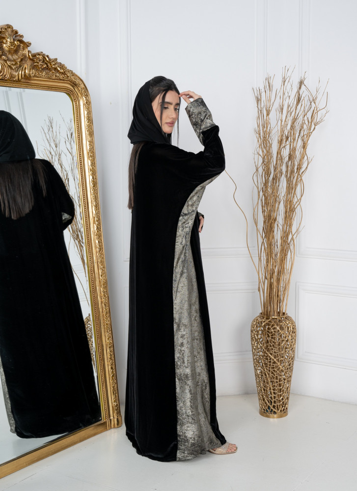 عباية مخمل