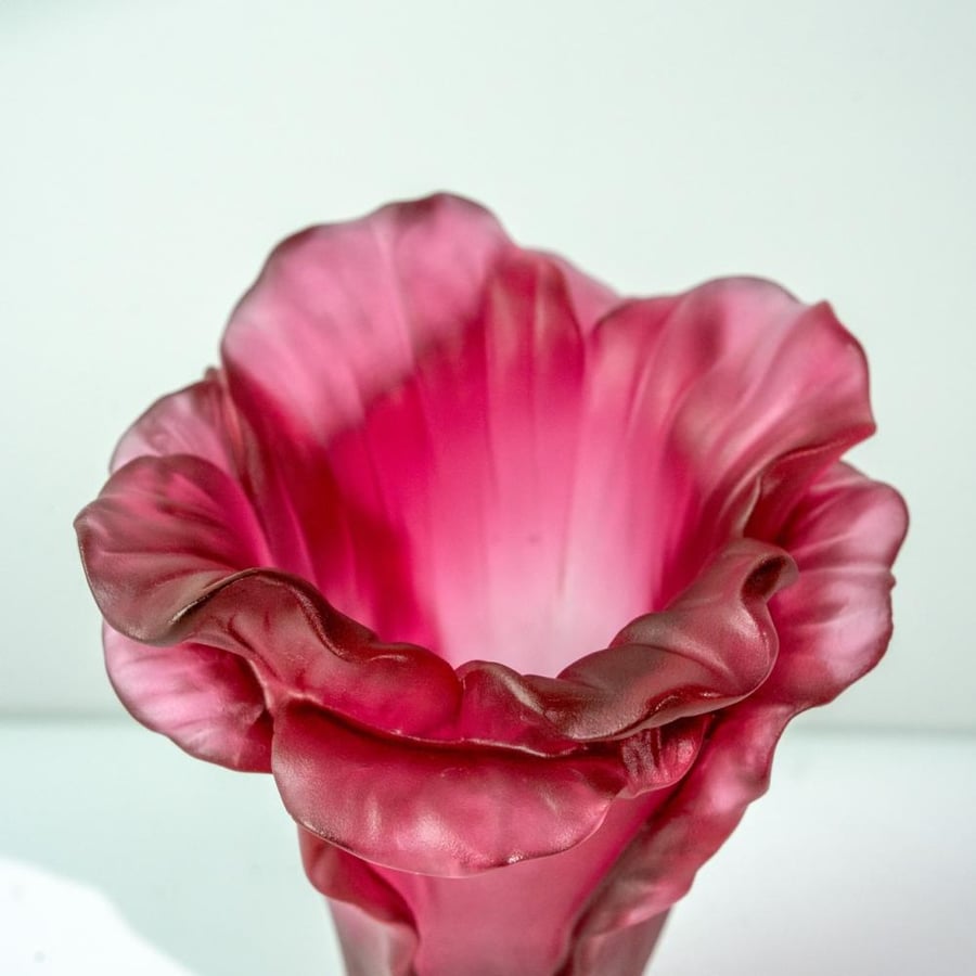 فازة كرستال صغيرة (أحمر) - Small Crystal Vase (Red)