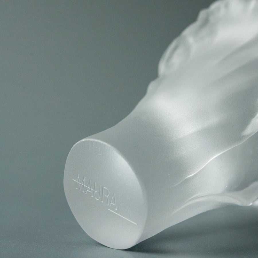 فازة كرستال صغيرة (أبيض) - Small Crystal Vase (White)