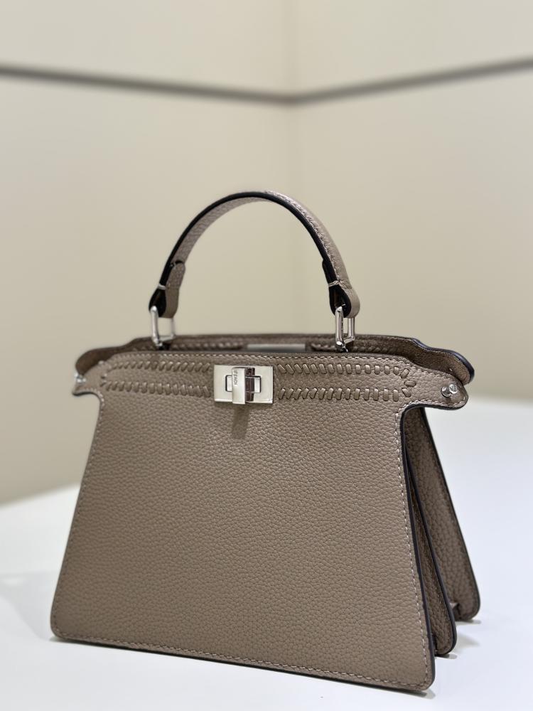فندي Peekaboo مقاس 20cm