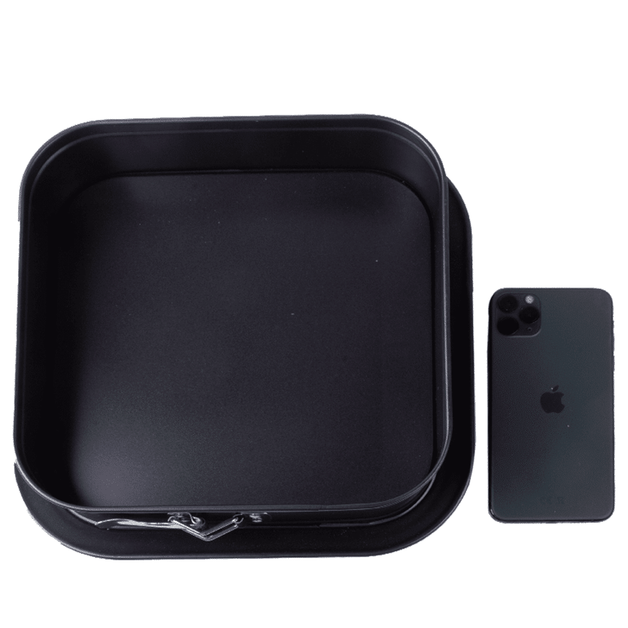 Square cake mold - with a movable base