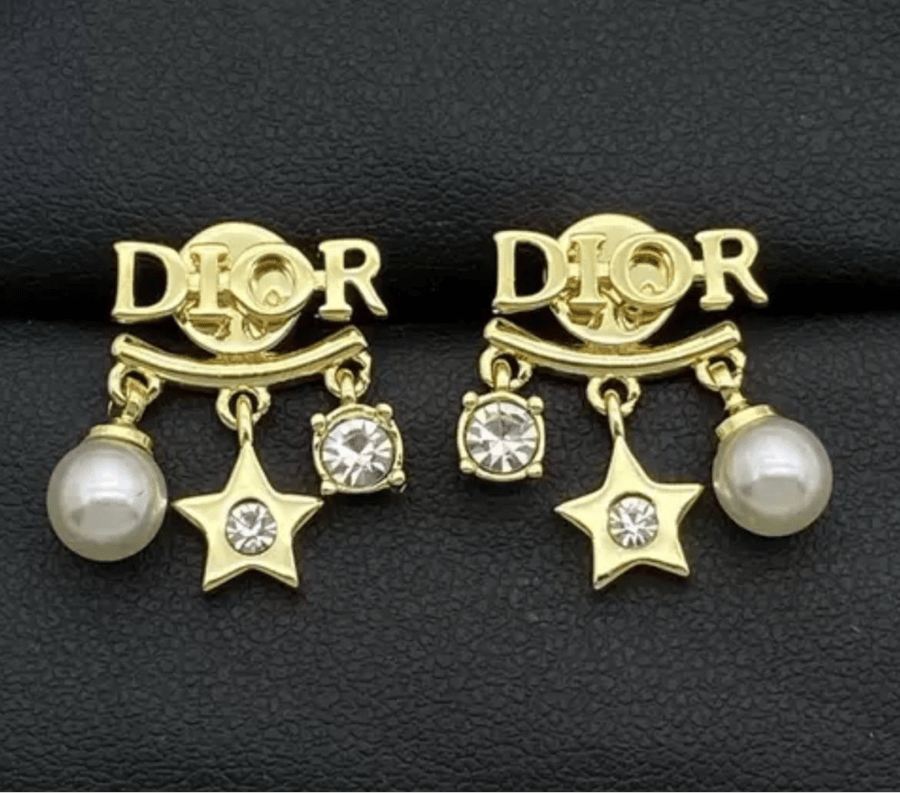 Dior's distinguished set consisting of a necklace, bracelet, earrings, and ring