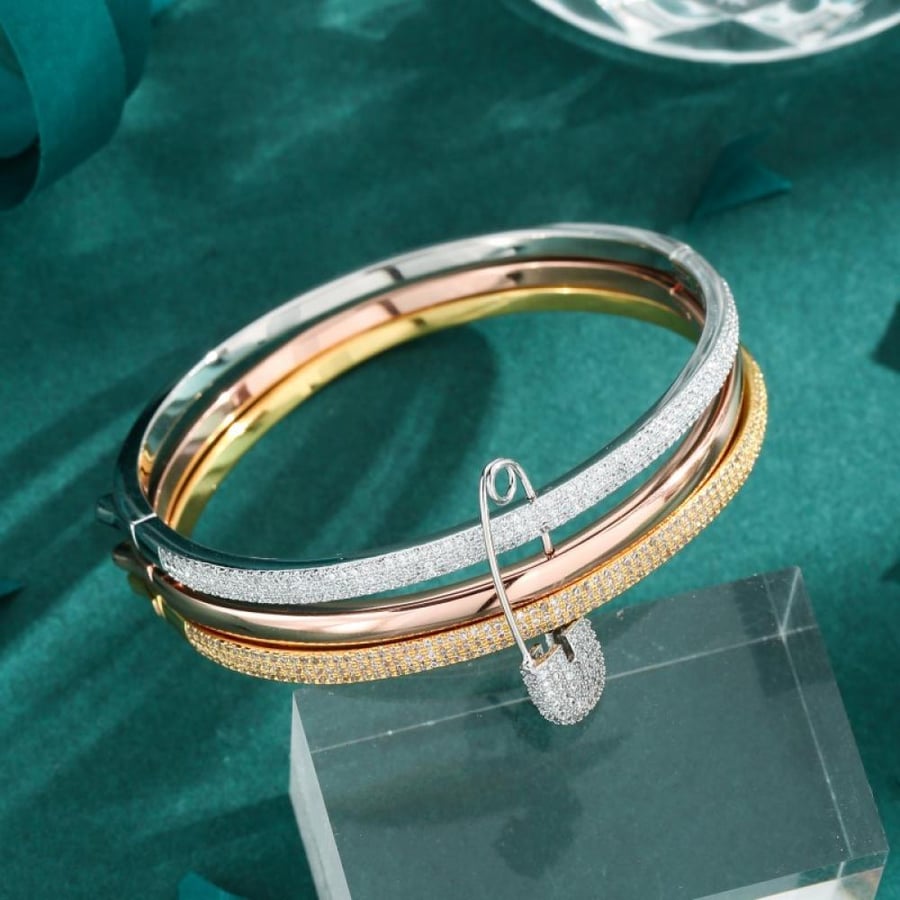 A luxurious zircon-studded pin bracelet