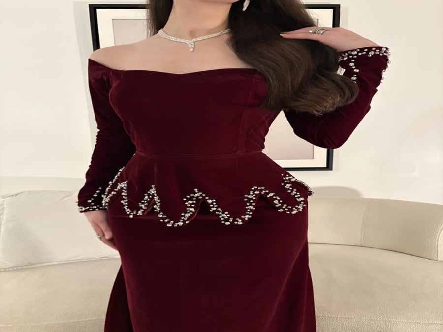 فستان سهرة  أنيق بللون العنابي