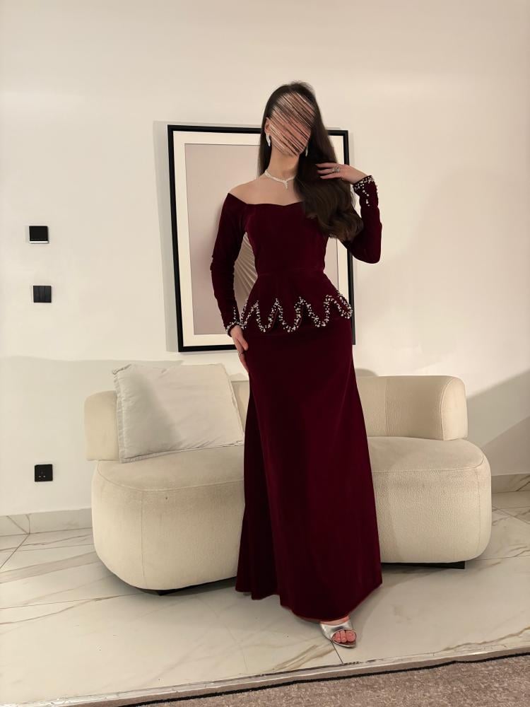 فستان سهرة  أنيق بللون العنابي