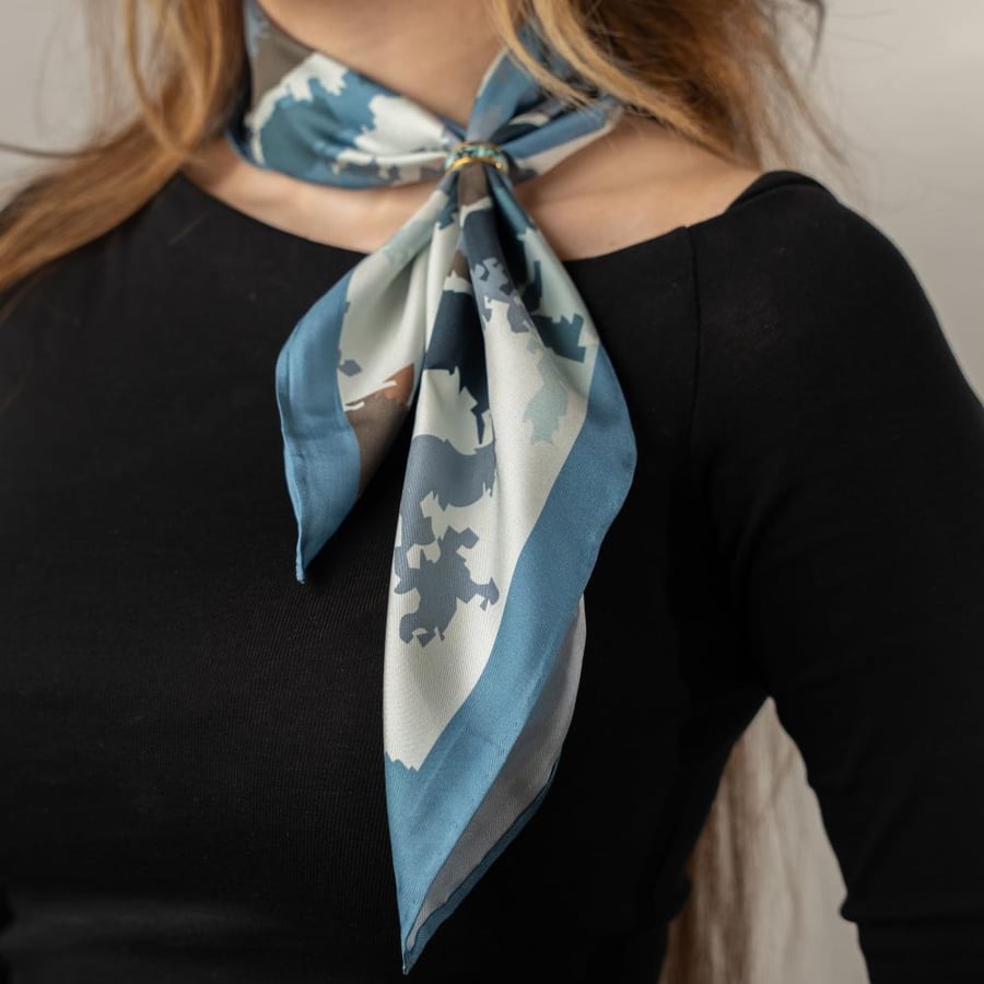 Hares Scarf