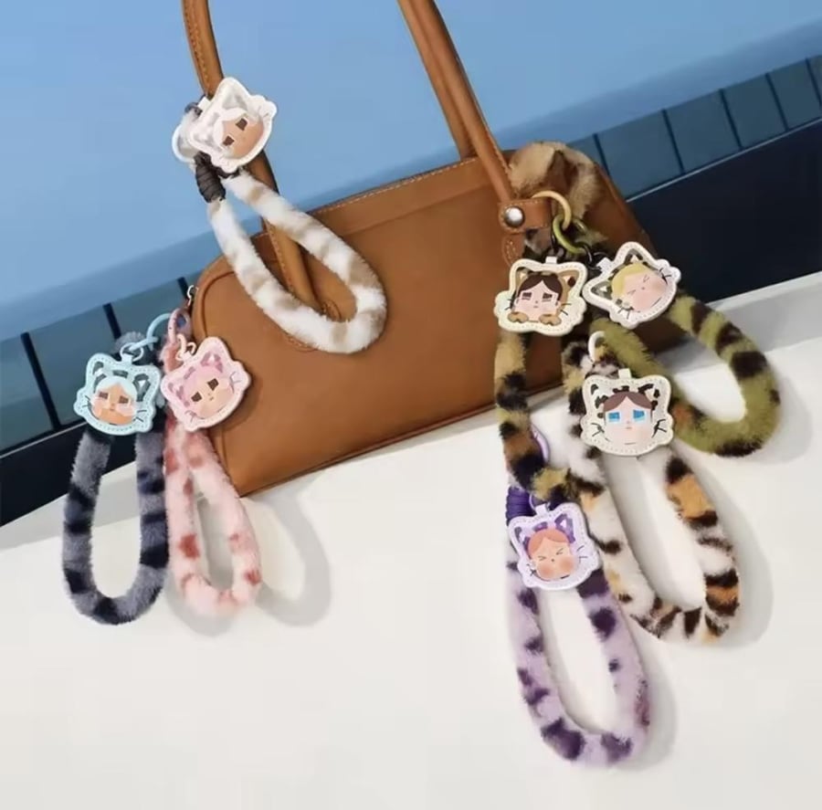 وايلد بت كيوت كراي بيبي تشارم للجوال - Wild but Cutie Crybaby Phone Charm