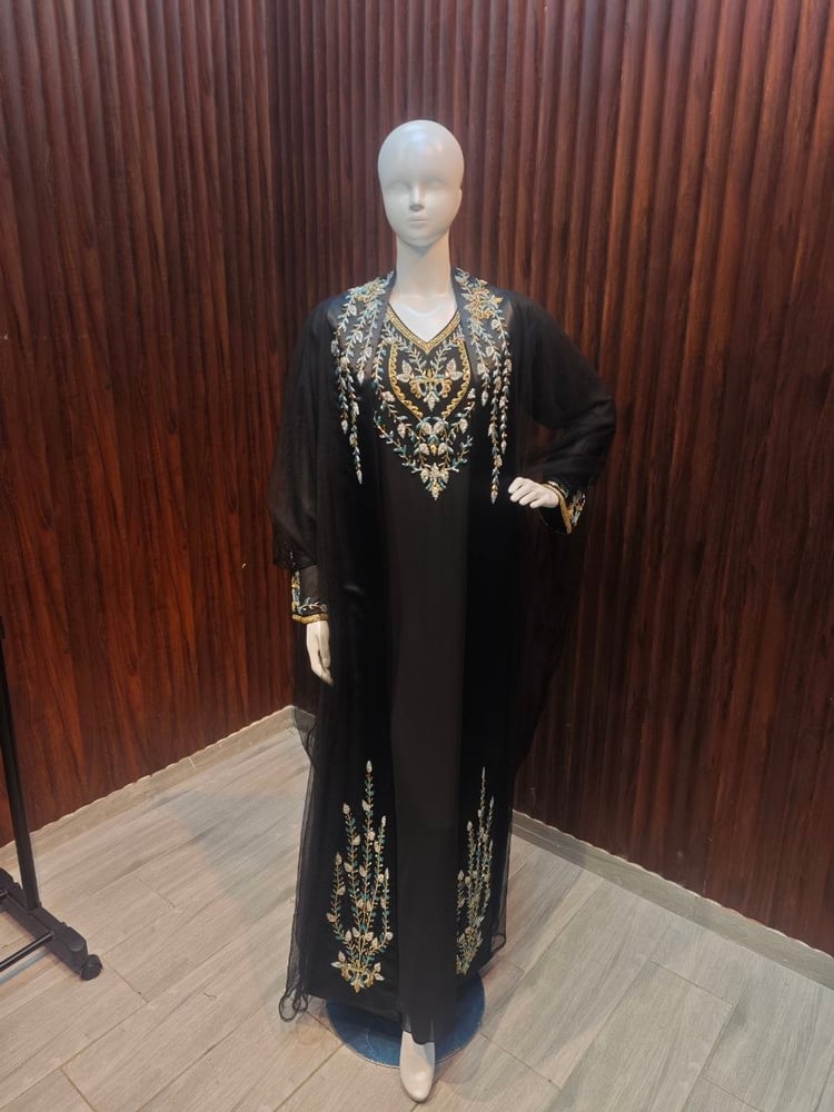 جلابية  سهرة مطرزة فخمة