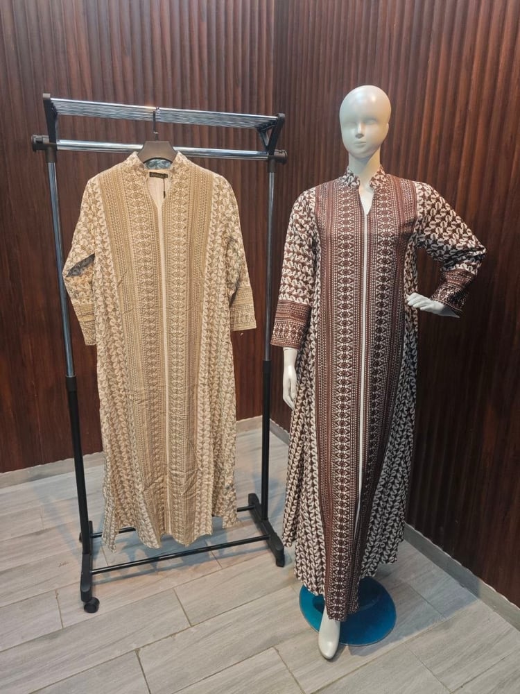 جلابيه رمضانيه مزخرفه موزعه بخطوط عموديه