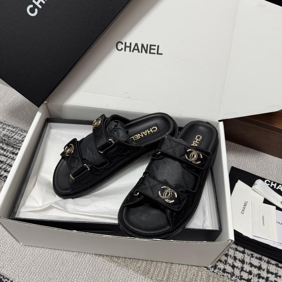 CHANEL SLIDES