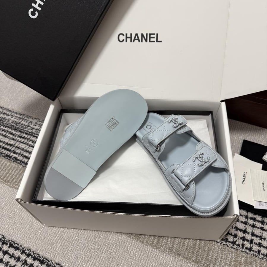 CHANEL SLIDES