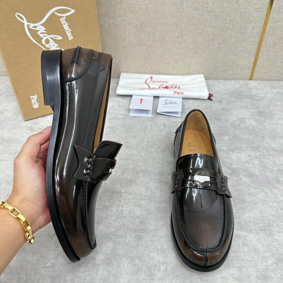 CHRISTIAN LOUBOUTIN