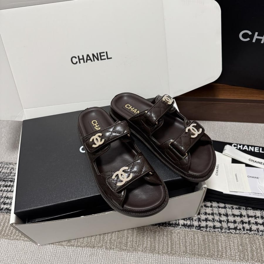 CHANEL SLIDES