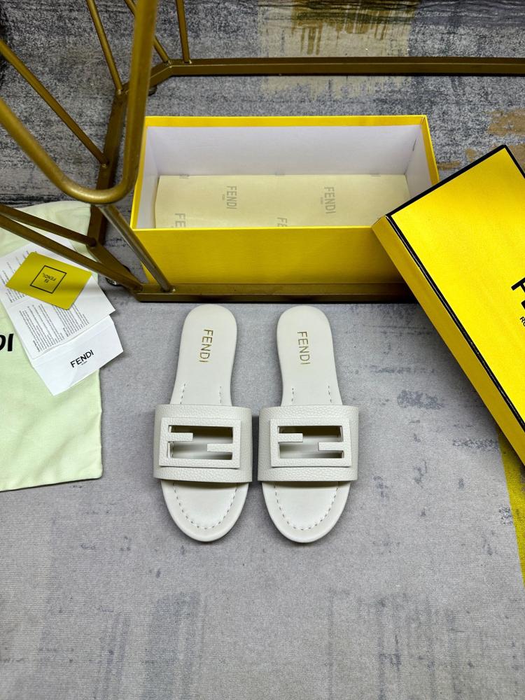 FENDI SLIDES