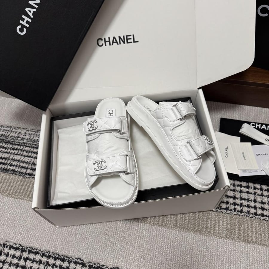 CHANEL SLIDES