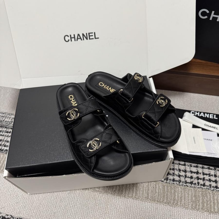 CHANEL SLIDES