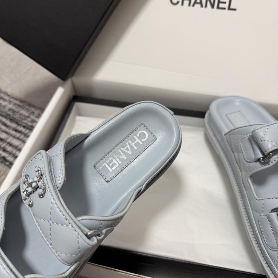 CHANEL SLIDES