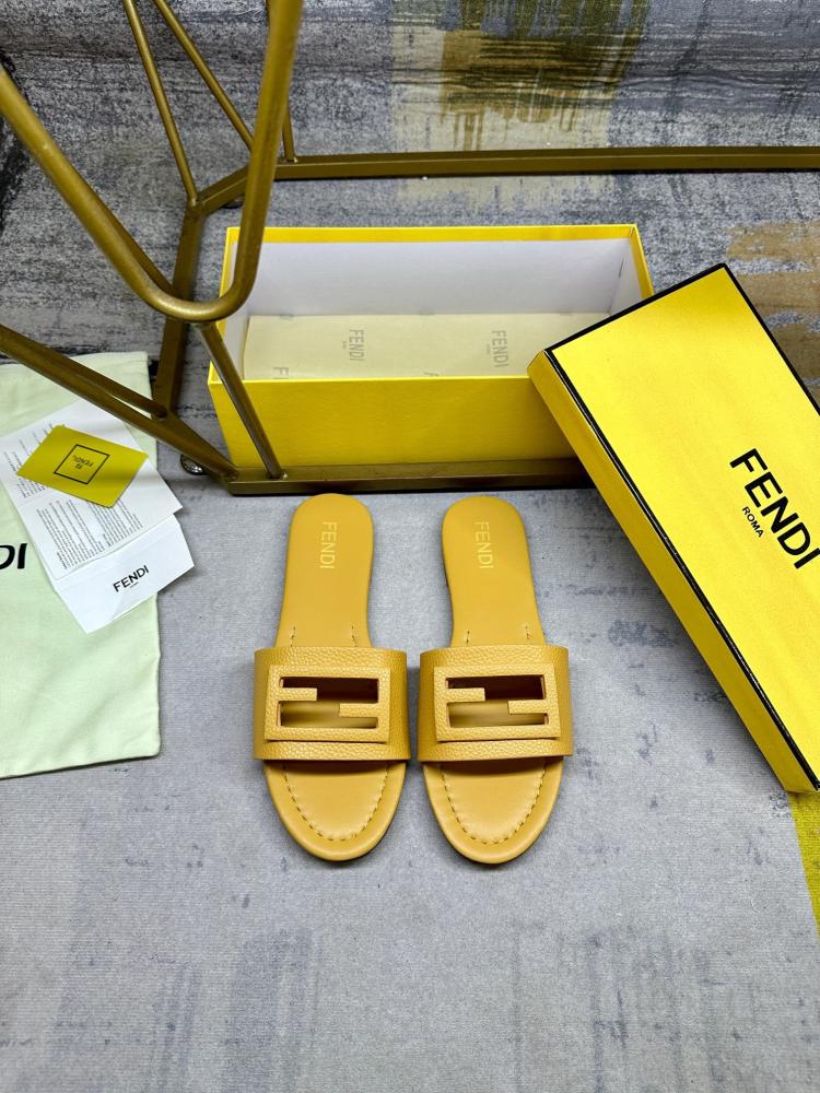 FENDI SLIDES