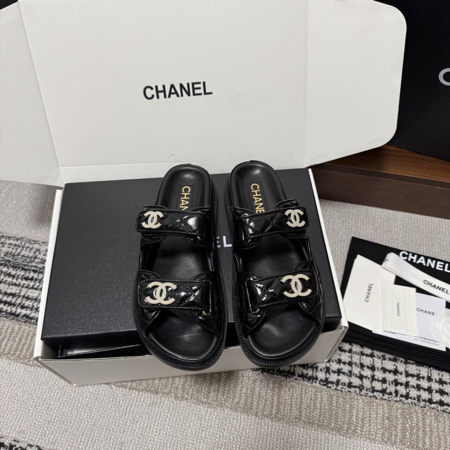 CHANEL SLIDES