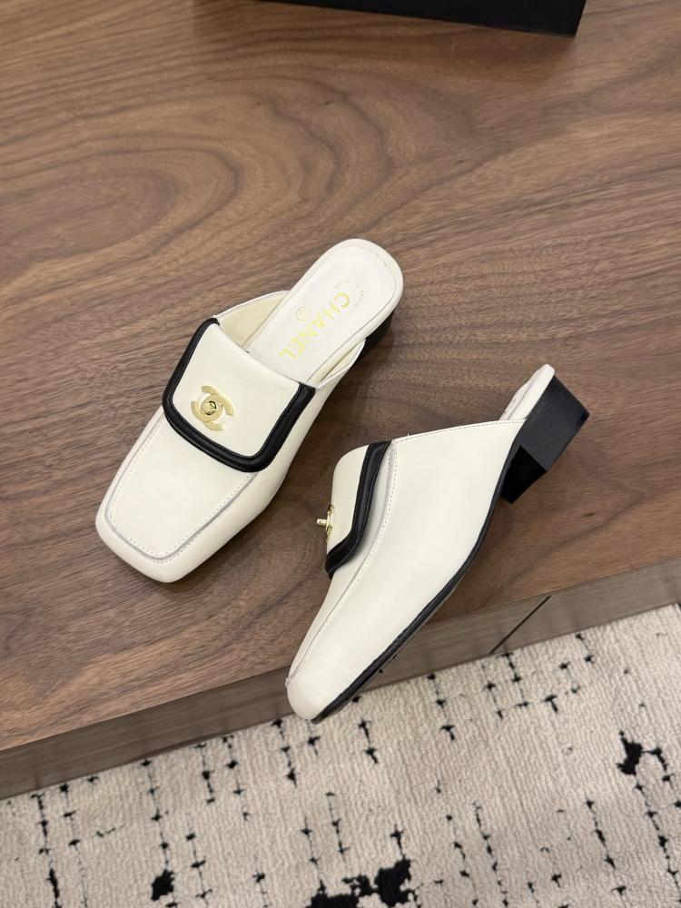 CHANEL SLIDES