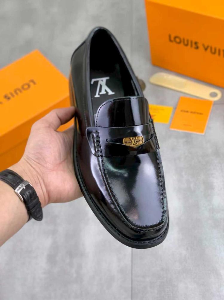 LOUIS VUITTON SHOES