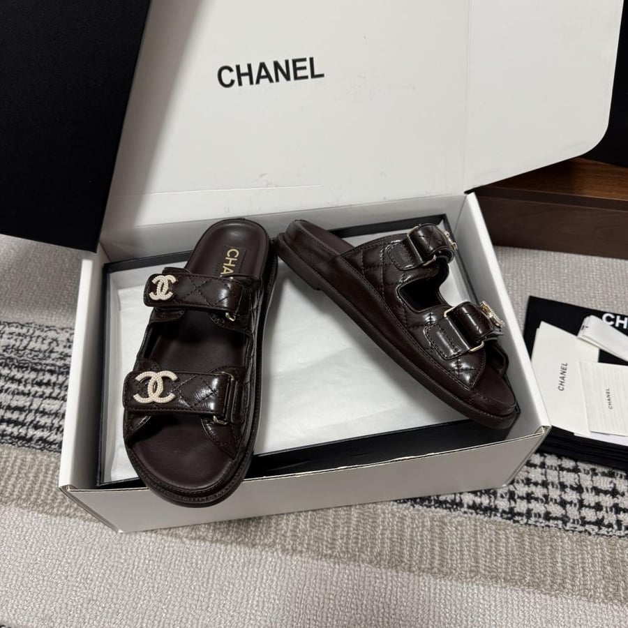 CHANEL SLIDES